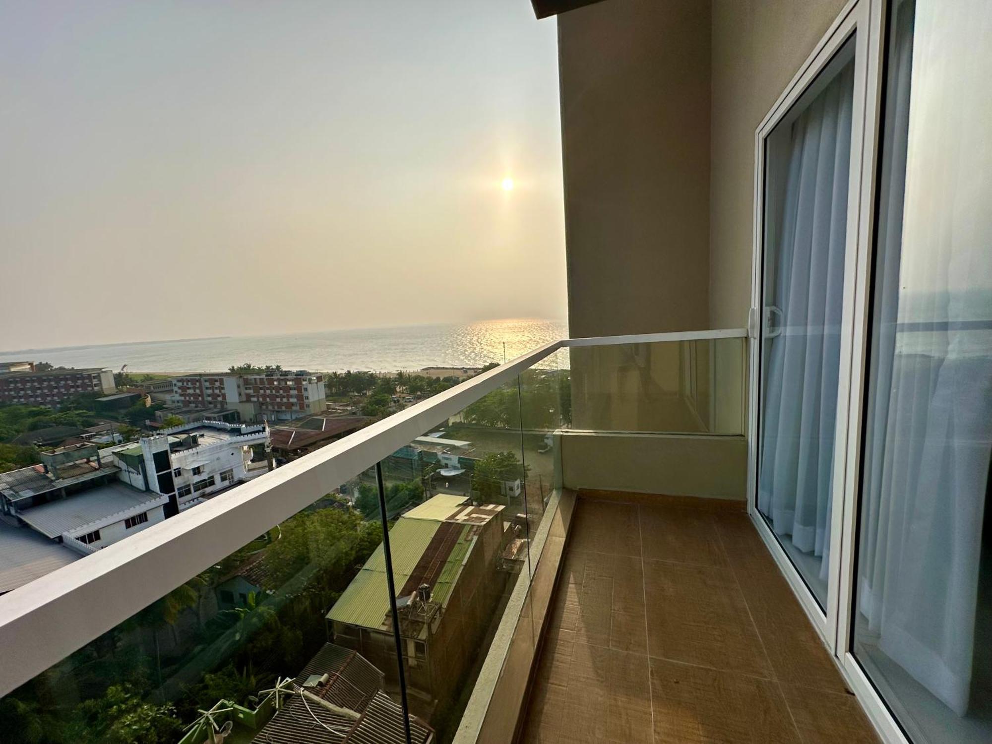 Ocean Breeze Hotel Residencies Britlanka Apartments Negombo Exterior photo